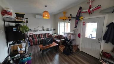 Main picture of 151 E Toledo St
