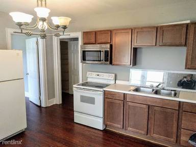 Main picture of 2409 The Plaza