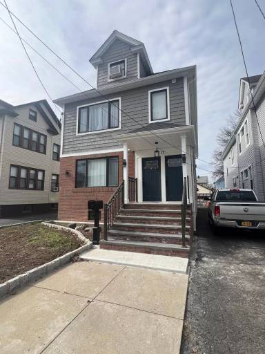 Main picture of 12 Newcomb Pl