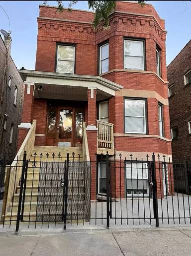 Main picture of 1721 N Harding Ave