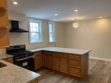Main picture of 35 Mills St