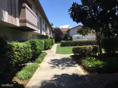 Main picture of 305 Easy St