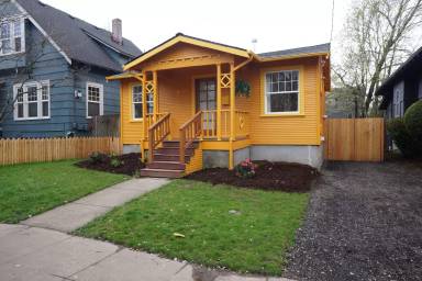 Main picture of 1815 SE 51st Ave