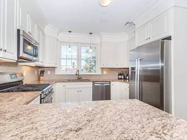Main picture of 215 D St