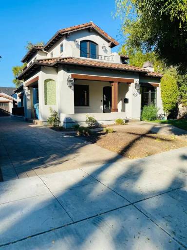 Main picture of 2350 Ramona St