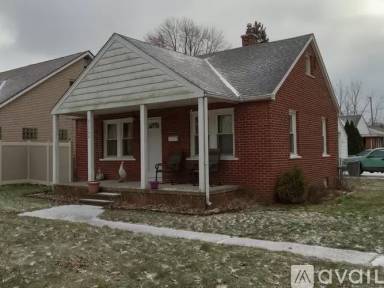 Main picture of 21708 E 10 Mile Rd