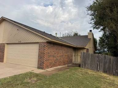 Main picture of 111 NE 21st St