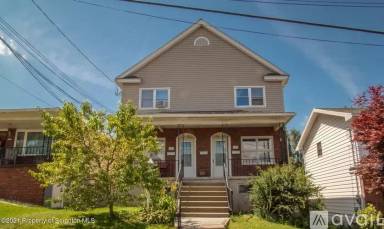 Main picture of 1323 Saint Ann St