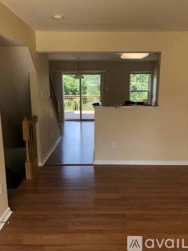 Main picture of 595 Coach Hill Ct