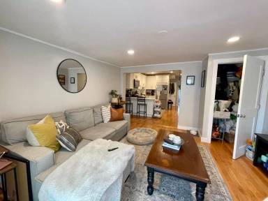 Main picture of 497 Sumner St