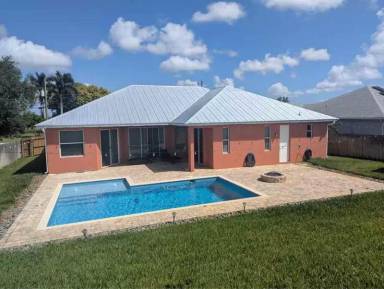 Main picture of 359 SW Kestor Dr