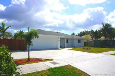 Main picture of 15649 NW 38th Ct
