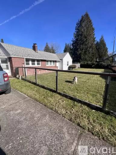 Main picture of 15215 NE Glisan St