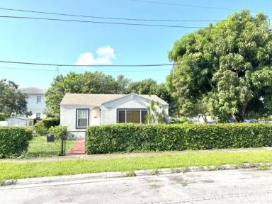 Main picture of 1394 NW 41st St
