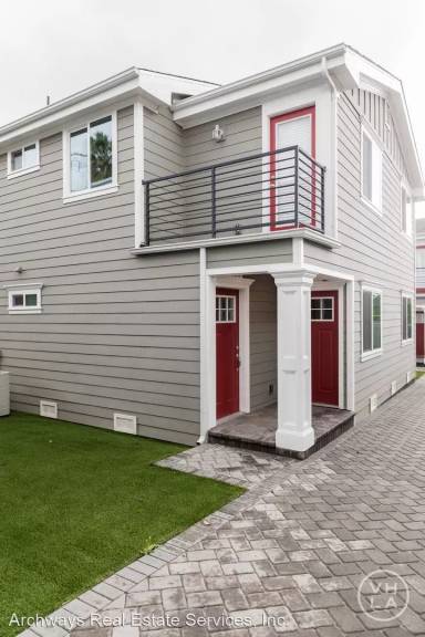 Main picture of 3632 1/2 Percy St
