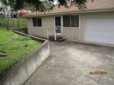 Main picture of 645 NE Lincoln St
