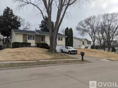 Main picture of 10611 Parker St