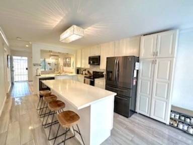 Main picture of 948 Eastwind Dr