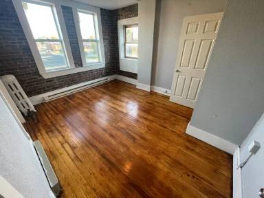 Main picture of 116 E Jefferson St