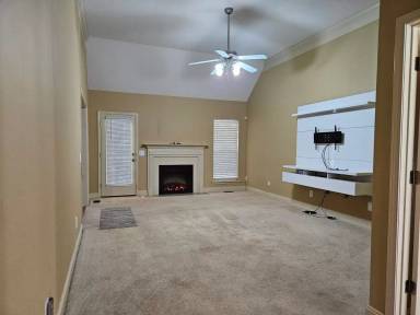 Main picture of 304 Christopher Luke Cir