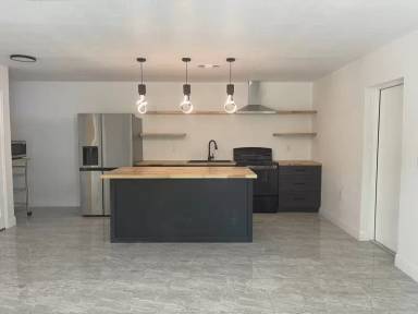 Main picture of 1501 Loring St