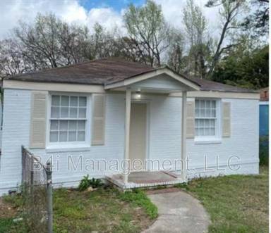 Main picture of 169 Munson Dr