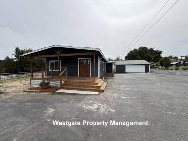 Main picture of 985 Eastman Ln