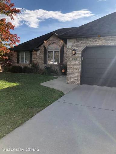 Main picture of 642 N Maplewood Hills Rd