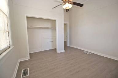 Main picture of 1221 Whitney St