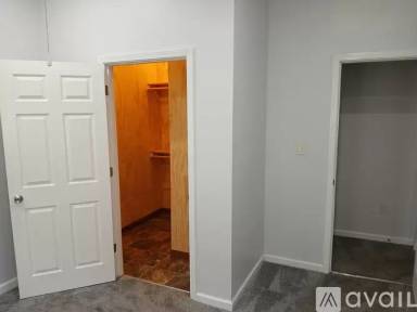 Main picture of 704 S Monfort St