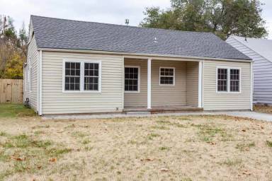 Main picture of 1933 N Hood St