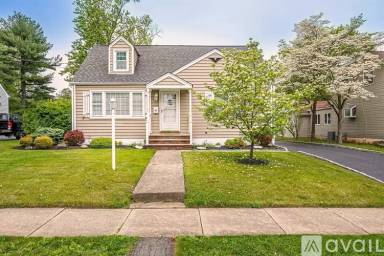Main picture of 21 Runyon Ave
