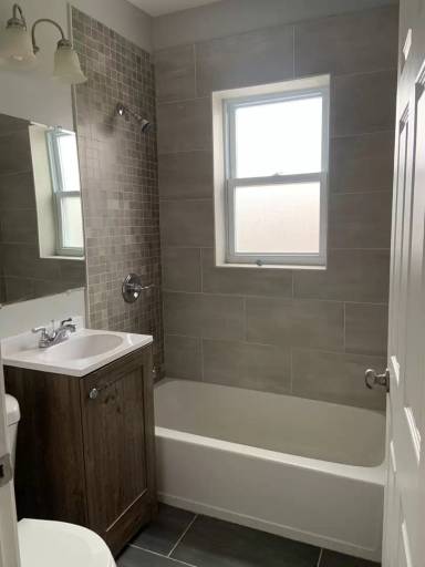 Main picture of 5055 W Augusta Blvd