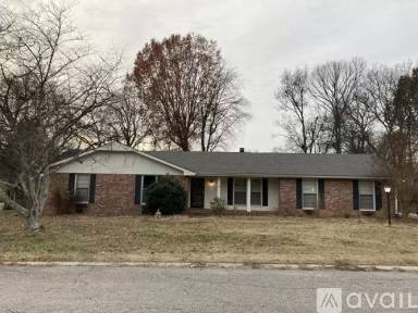 Main picture of 111 Trousdale Dr