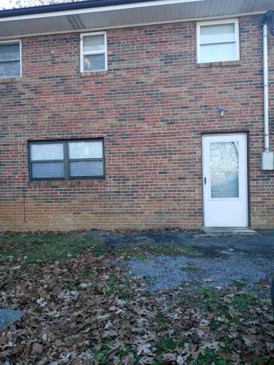 Main picture of 1121 Kingsport Hwy