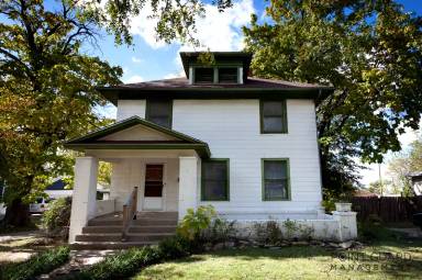 Main picture of 1717 N Holyoke Ave