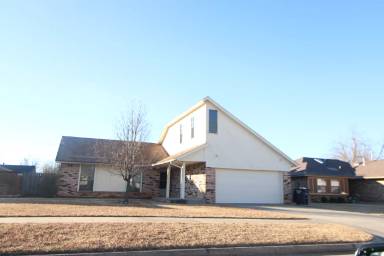 Main picture of 2124 NE 11th St