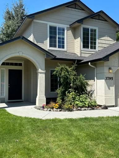 Main picture of 3795 N McKinley Park Ave