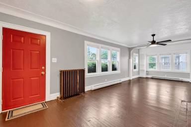 Main picture of 3202 E 137th St