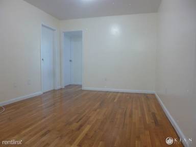Main picture of 321 W 136th St