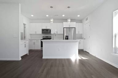 Main picture of 1311 Hillsborough Ln