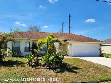 Main picture of 2048 SW Driftwood St