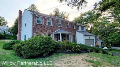 Main picture of 1536 Noble Rd