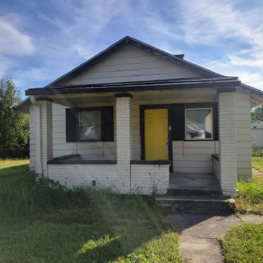Main picture of 857 Denison St
