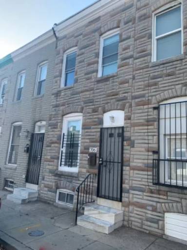 Main picture of 704 N Port St