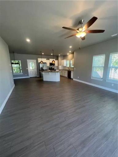 Main picture of 364 W Kinniburgh Dr