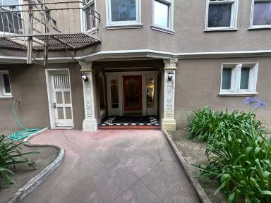 Main picture of 2030 Fell St