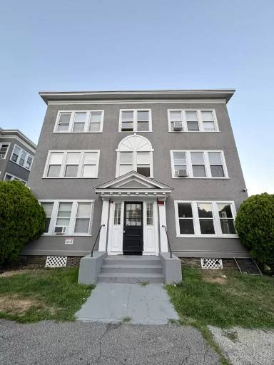 Main picture of 20 Lakewood St