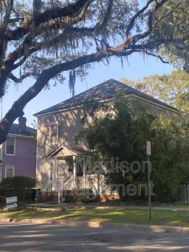 Main picture of 638 E 37th St
