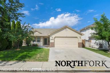 Main picture of 18159 Spicebush Ave